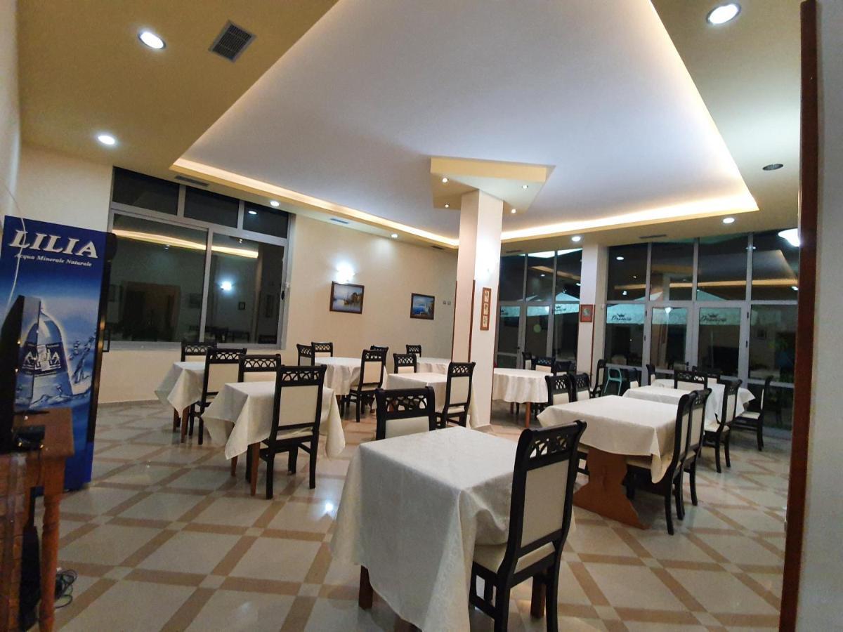 Risus Hotel Golem  Exterior photo